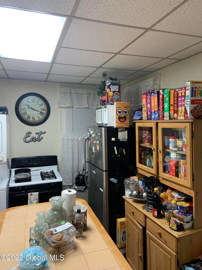 24 Cottage St, Troy, NY 12180 - photo 7