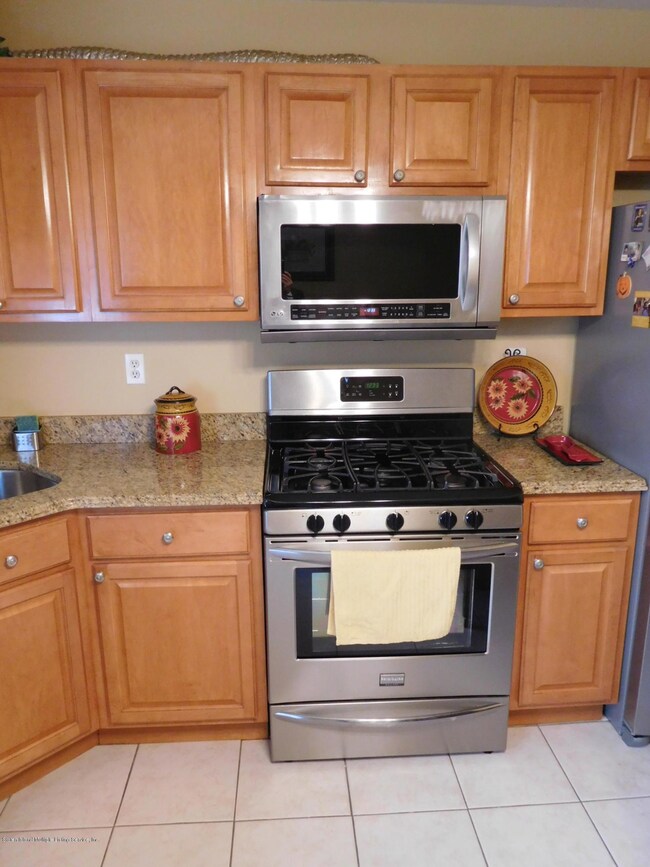 6 Dubois Ave unit B, Staten Island, NY 10310 - photo 4