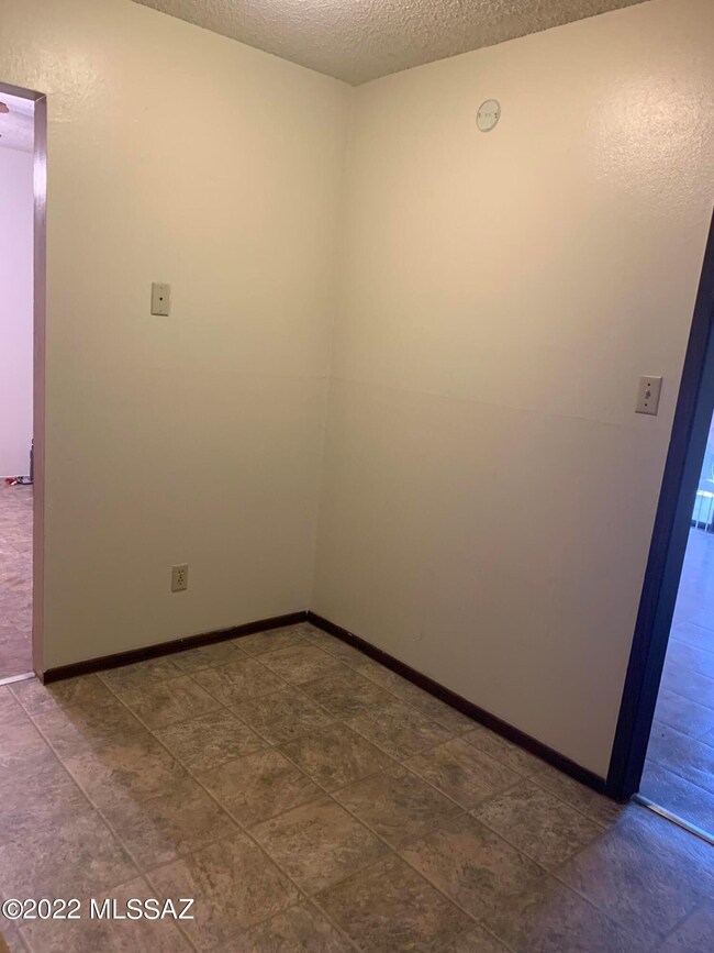 471 W Yucca Ct unit 320, Tucson, AZ 85704 - photo 6