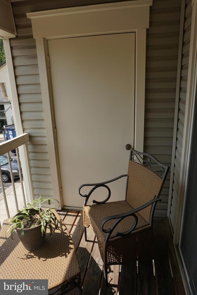 5835 Orchard Hill Ct, Clifton, VA 20124 - photo 5