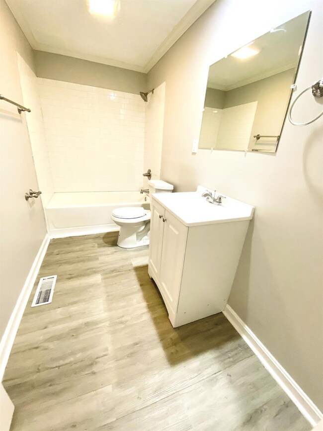The freshly renovated bath was just remodeled. Thi