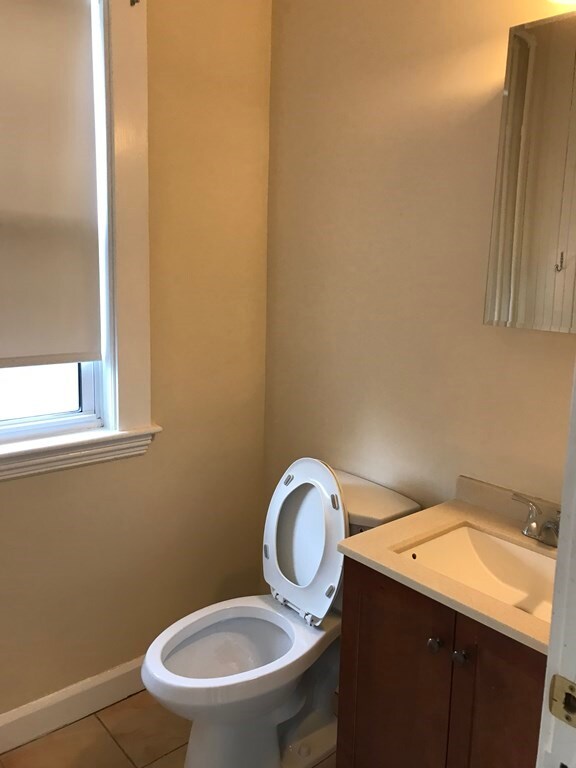 16 Washburn St unit 16, Newton, MA 02458 - photo 3