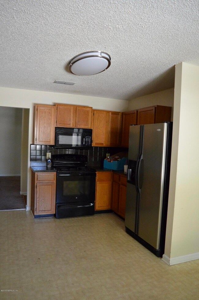 7912 Painted Oak Dr, Jacksonville, FL 32210 - photo 3