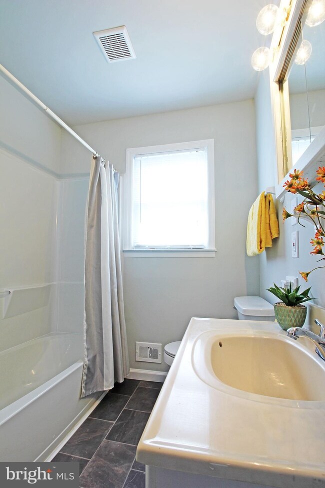 2811 Hoffman Ave, Halethorpe, MD 21227 - photo 6