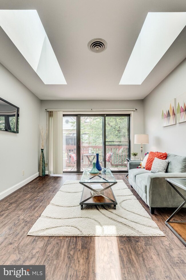 208 Skyhill Rd unit 7, Alexandria, VA 22314 - photo 5