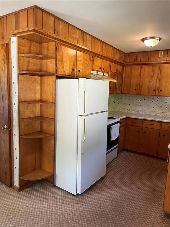 Eat-in Kitchen 16 x 9. Refrigerator and range are 