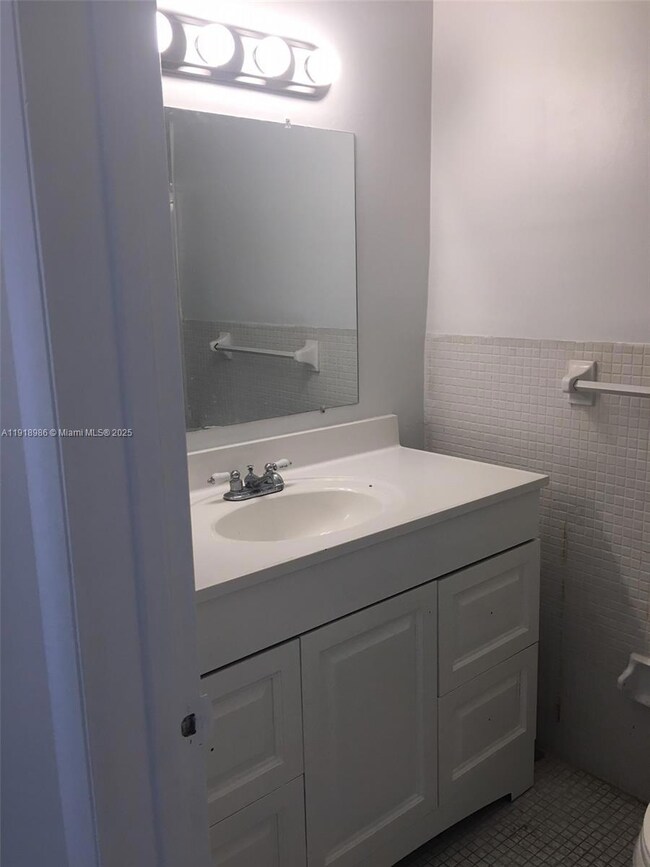 16801 NE 14th Ave unit 309, Miami, FL 33162 - photo 7