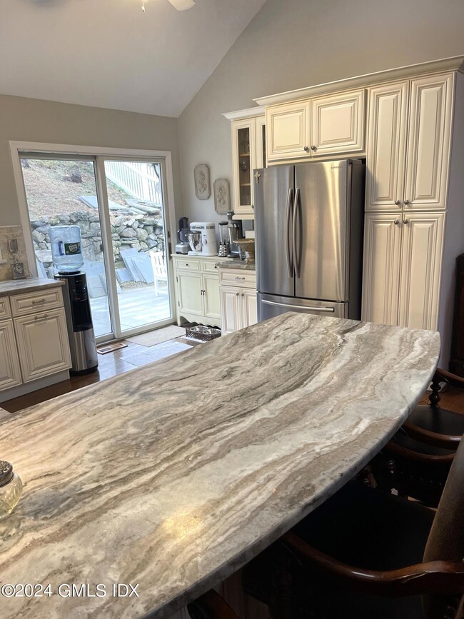 37 Center Dr, Old Greenwich, CT 06870 - photo 5