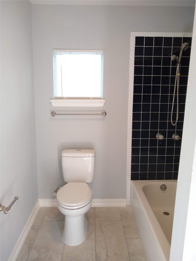 511 Gale St unit B, Houston, TX 77009 - photo 7