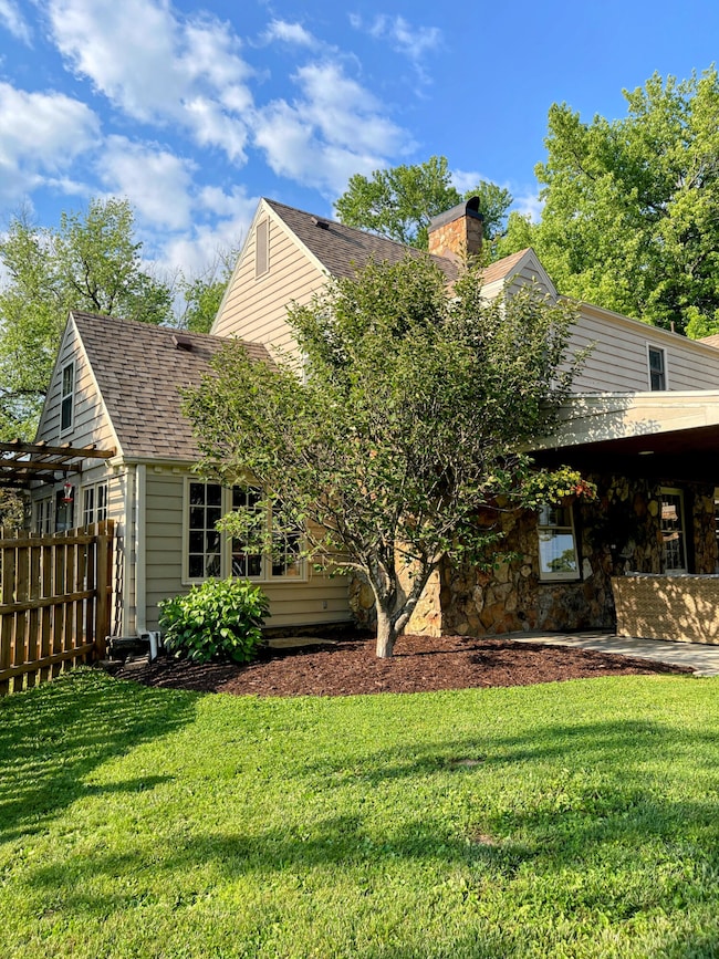 610 E Dorris Ave, Mountain Grove, MO 65711 - photo 2