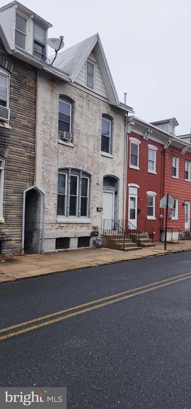 1721 Cotton St, Reading, PA 19606 - photo 2