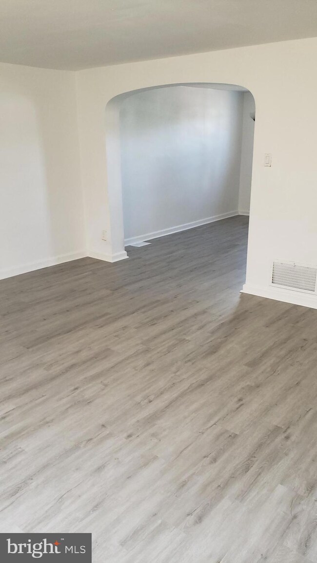 633 Randolph St, Camden, NJ 08105 - photo 6