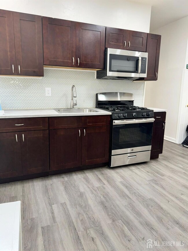 446 N 11th St unit 1R, Newark, NJ 07107 - photo 3