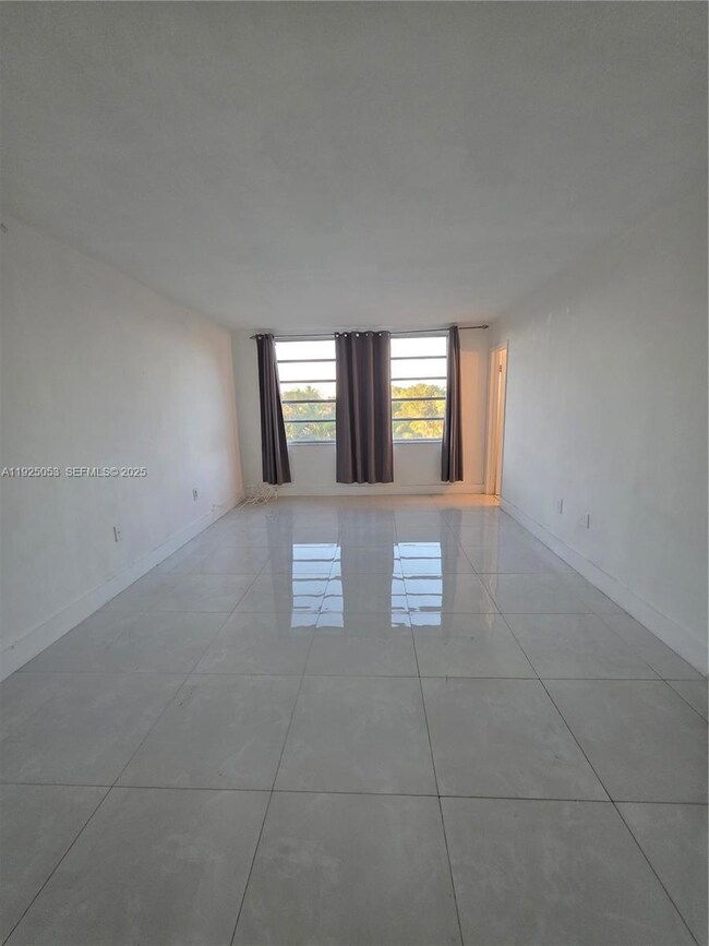 1351 NE 191st St unit E420, Miami, FL 33179 - photo 5