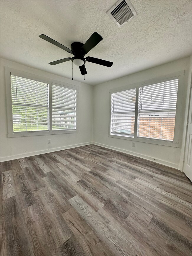 3931 Dorchester St, Houston, TX 77016 - photo 6