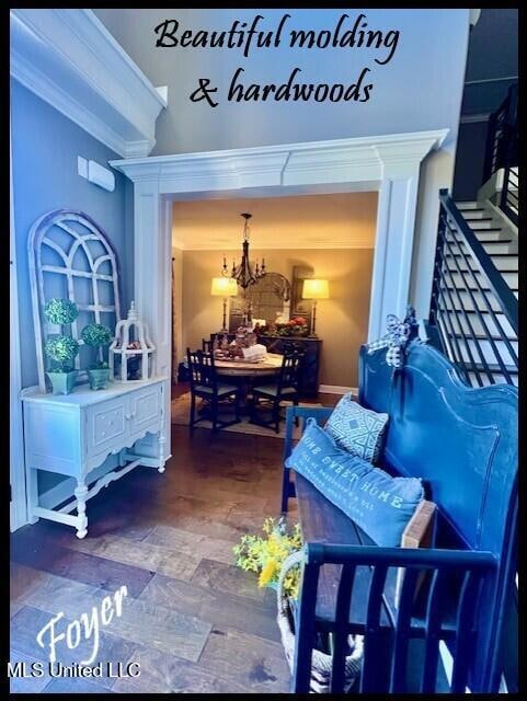 3445 SCOTT - FOYER 1