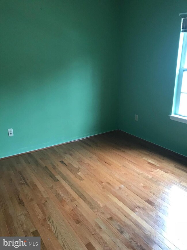 7108 Mahogany Dr, Hyattsville, MD 20785 - photo 7