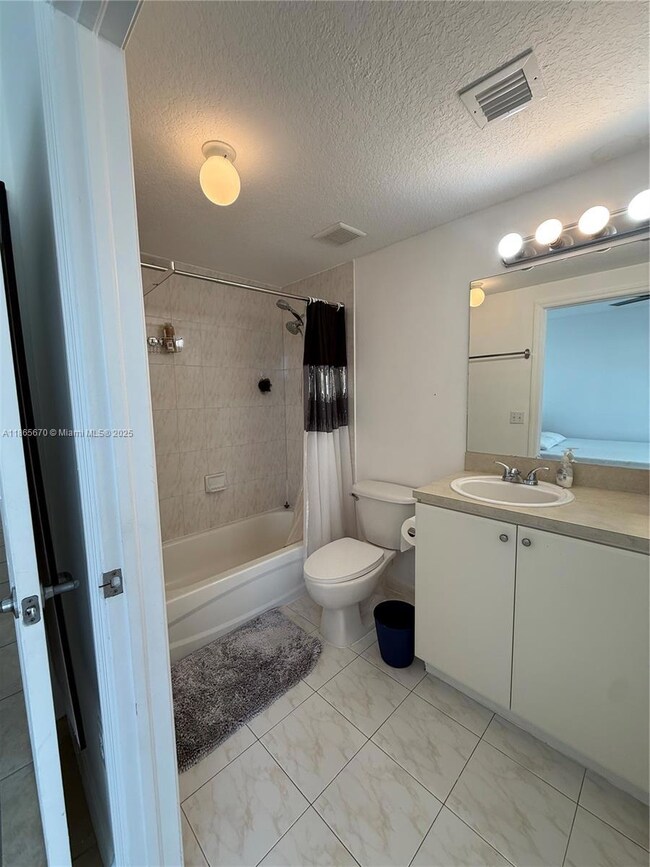 119 SW 6th Ave unit 803, Miami, FL 33130 - photo 5