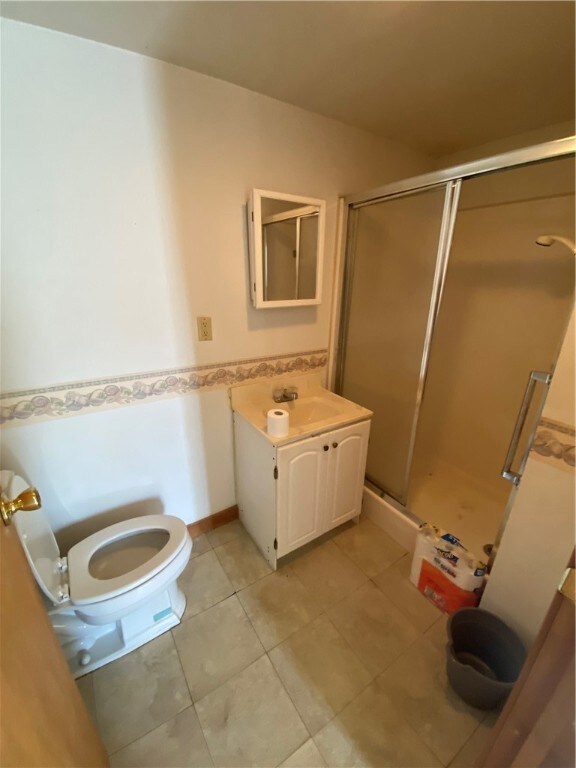 FULL BATH IN DEN