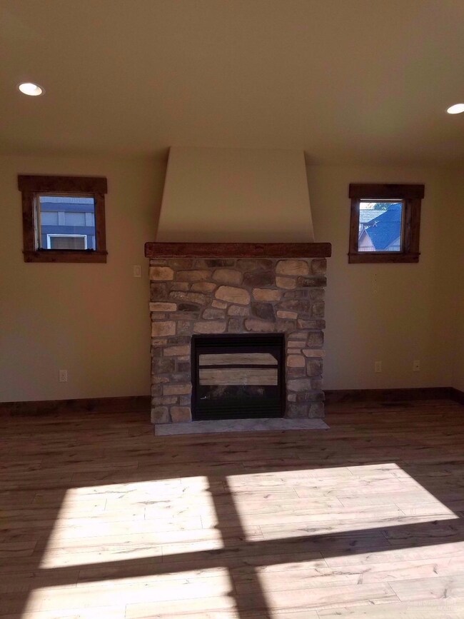 1236 NE Shane Ln, Bend, OR 97701 - photo 7