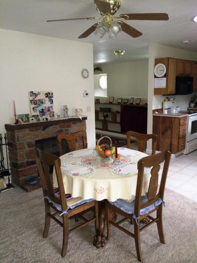 Dining rm