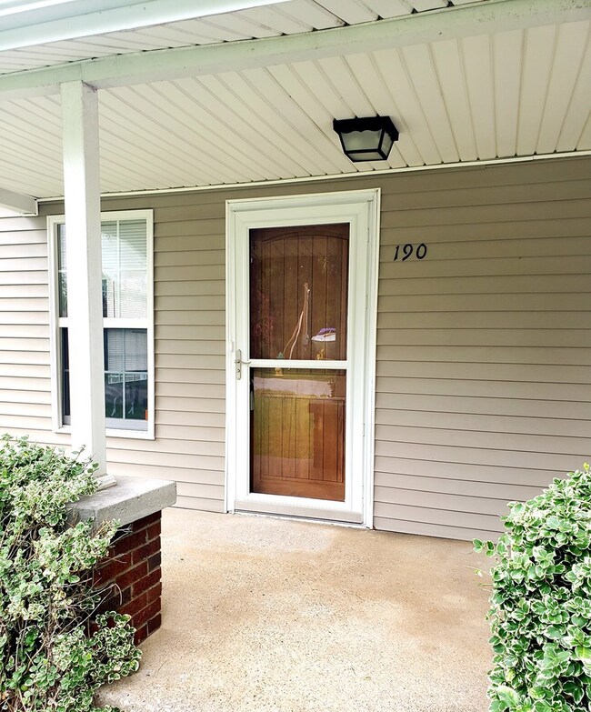 190 Buttermilk Rd, Hopkinsville, KY 42240 - photo 2