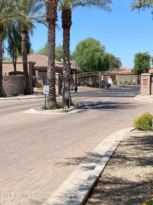 4241 N Pebble Creek Pkwy unit 5, Goodyear, AZ 85395 - photo 2