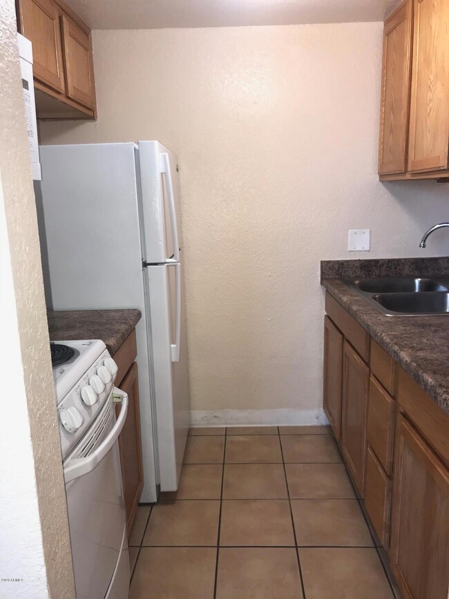 3141 E Cypress St unit 2, Phoenix, AZ 85008 - photo 4