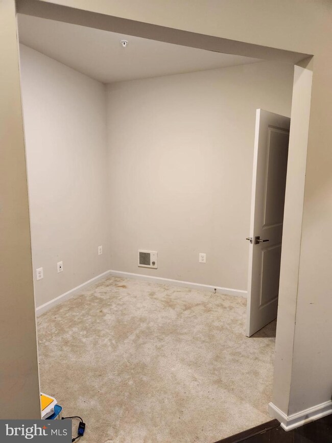 23255 Milltown Knoll Square unit 107, Ashburn, VA 20148 - photo 4