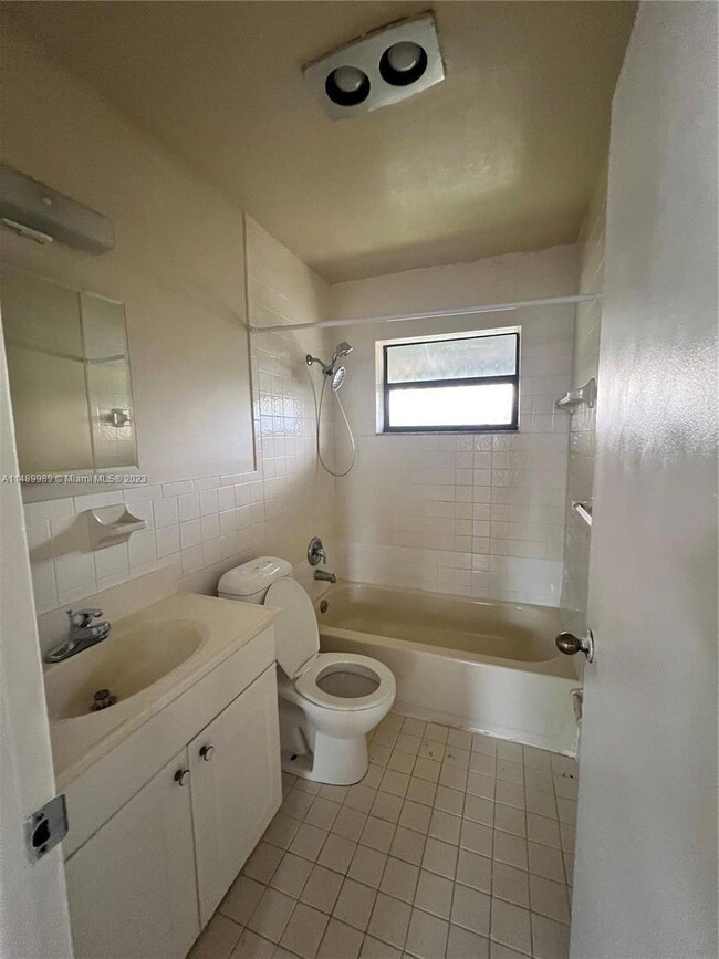 209 SW 7th St unit 1-2, Dania, FL 33004 - photo 6