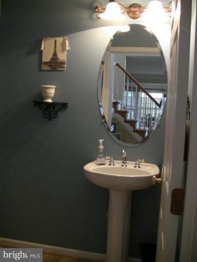 43088 Valiant Dr, Chantilly, VA 20152 - photo 4