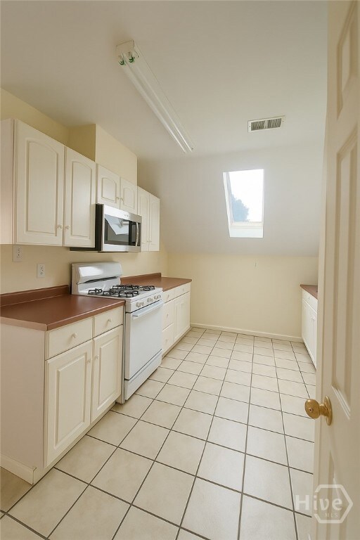 1315 Bonaventure Rd unit UPSTAIRS, Savannah, GA 31404 - photo 7