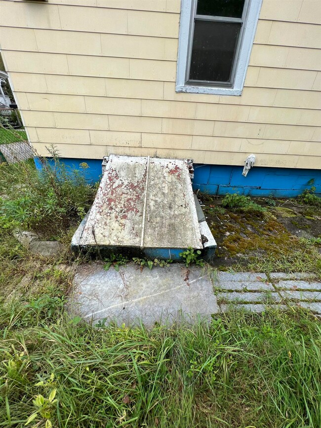 57 Cleveland Ave, Rutland, VT 05701 - photo 3