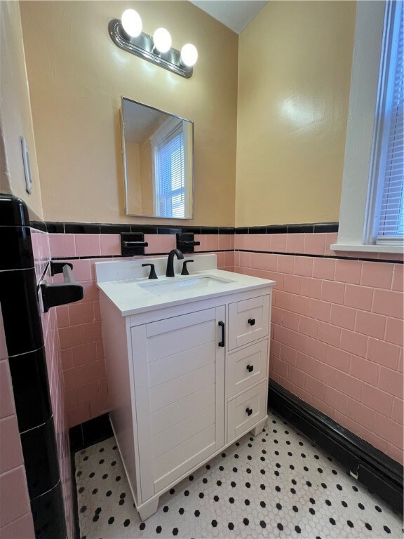 160 Whitehall St, Providence, RI 02909 - photo 4
