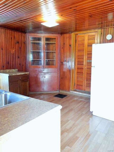 215 W Terrace Ave, Hannibal, MO 63401 - photo 4