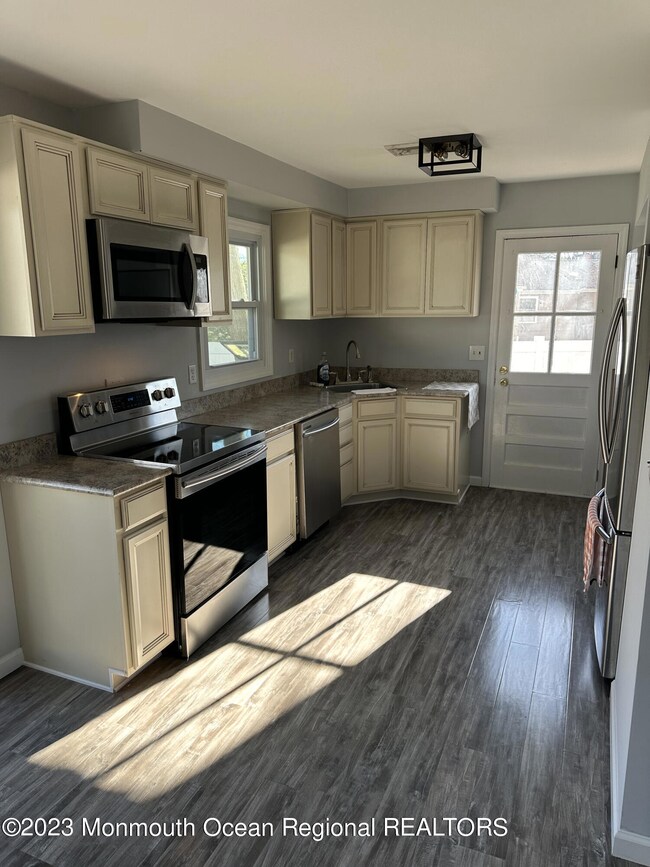 1704 Fleetwood Dr, Forked River, NJ 08731 - photo 6