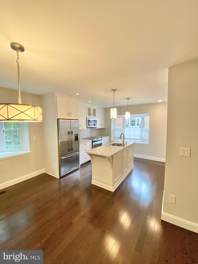 11705 Briary Branch Ct, Reston, VA 20191 - photo 6