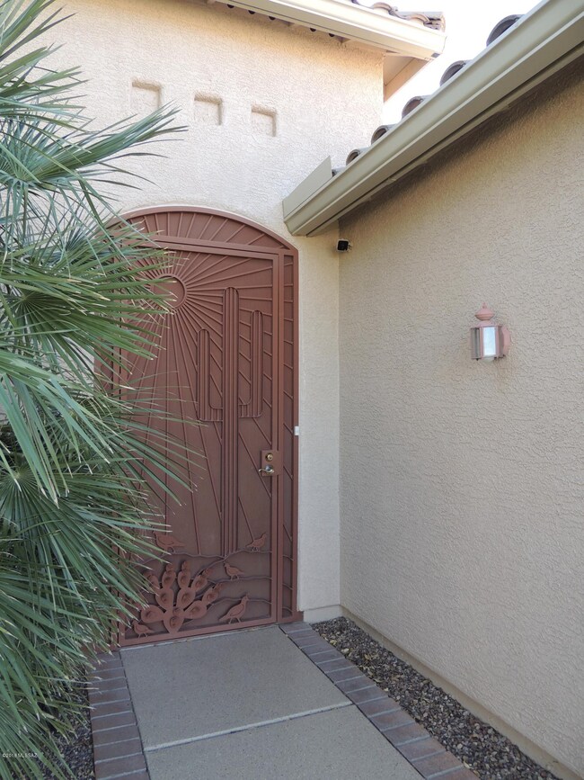 Beautifyl privacy door