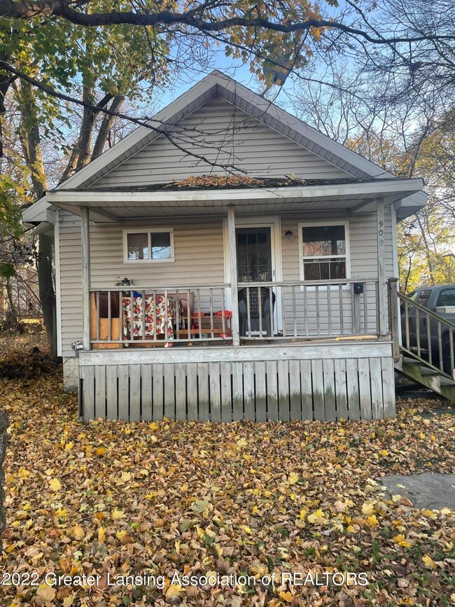 909 W Oakland Ave, Lansing, MI 48915 - photo 6