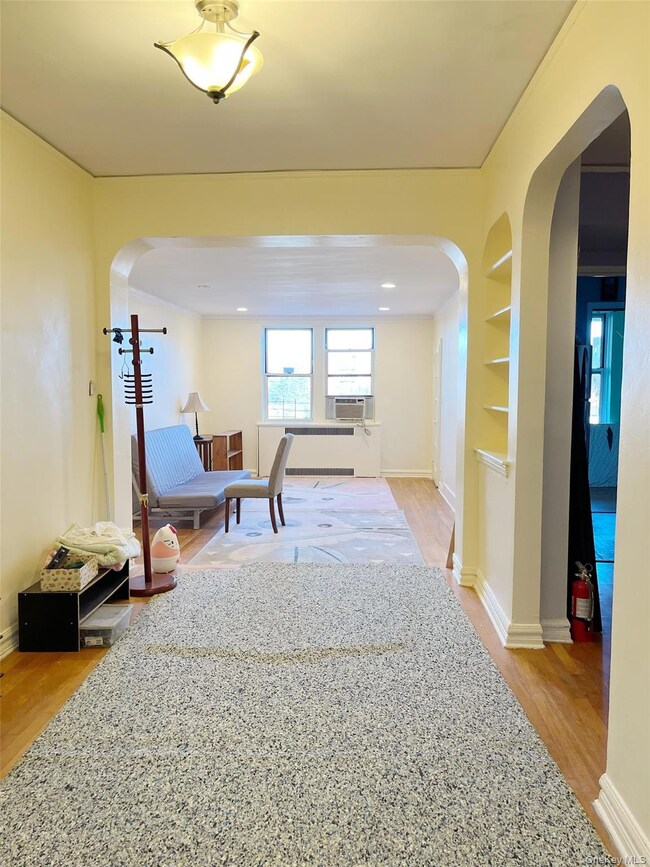 75-40 Austin St unit 4HR, Forest Hills, NY 11375 - photo 6