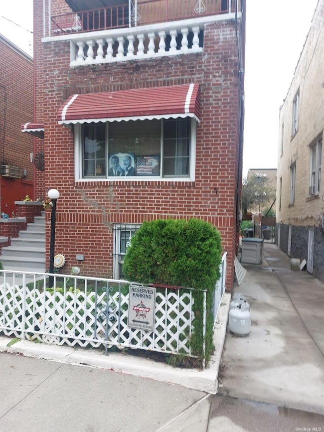 967 E 225th St, Bronx, NY 10466 - photo 2