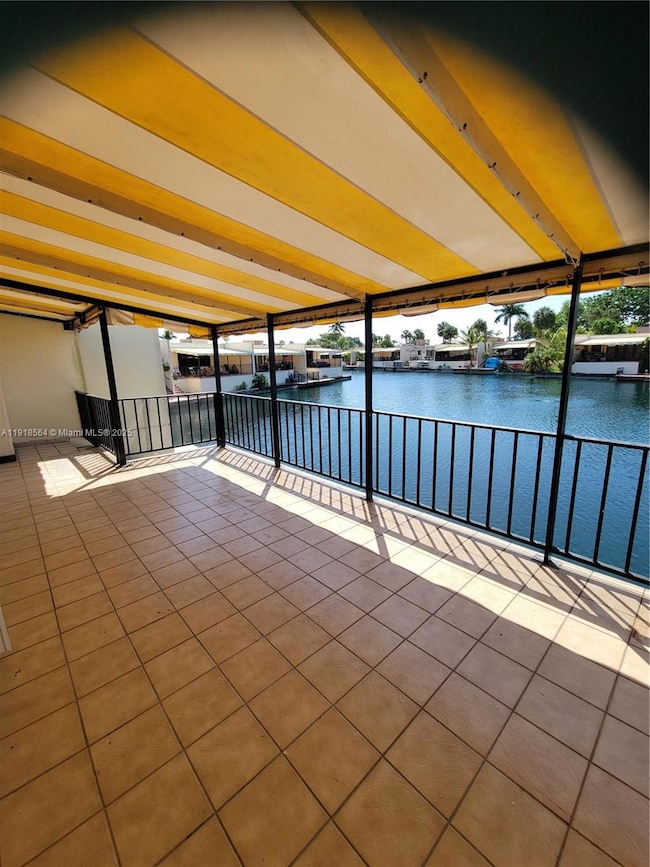 15504 Sharpecroft Dr, Hialeah, FL 33014 - photo 2