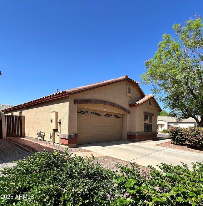 1827 E Carla Vista (5)