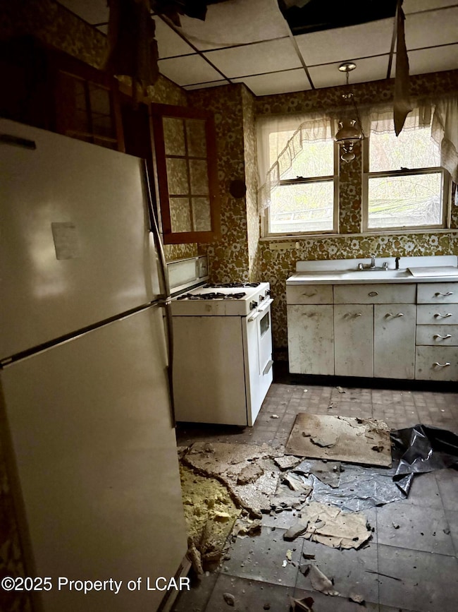 813 E Shamokin St, Shamokin, PA 17872 - photo 5