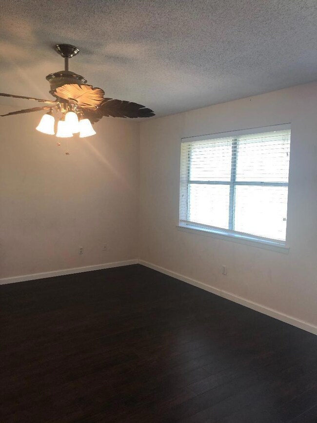 504 Chinner St, Bonham, TX 75418 - photo 6