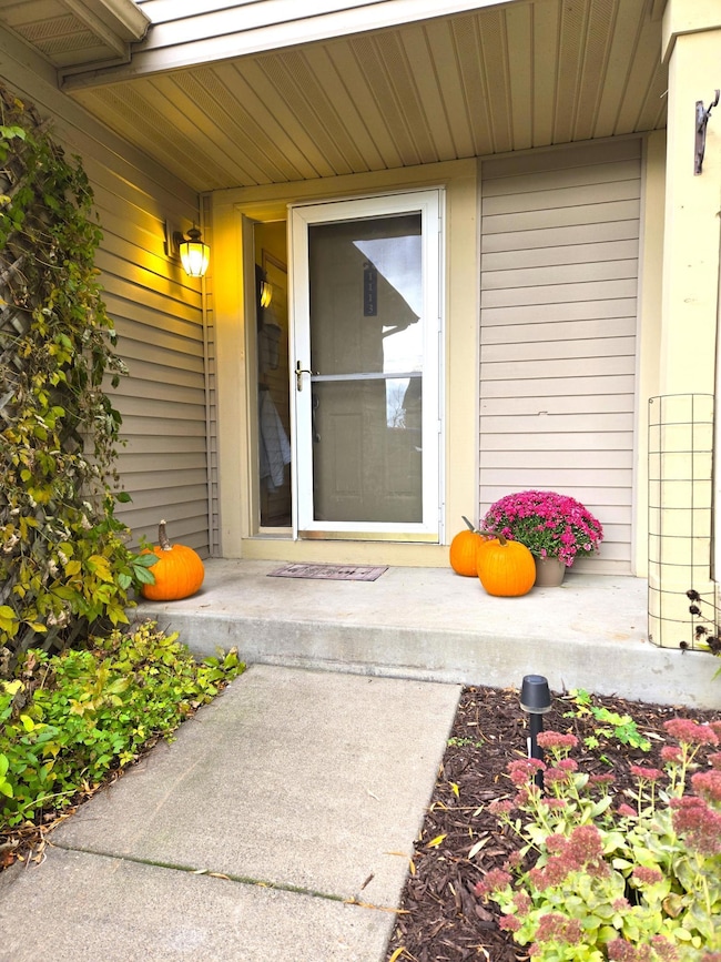 1113 N Cheyenne St, Roberts, WI 54023 - photo 3