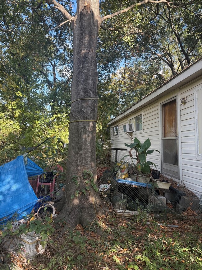 4320 Banner Dr, Houston, TX 77013 - photo 5