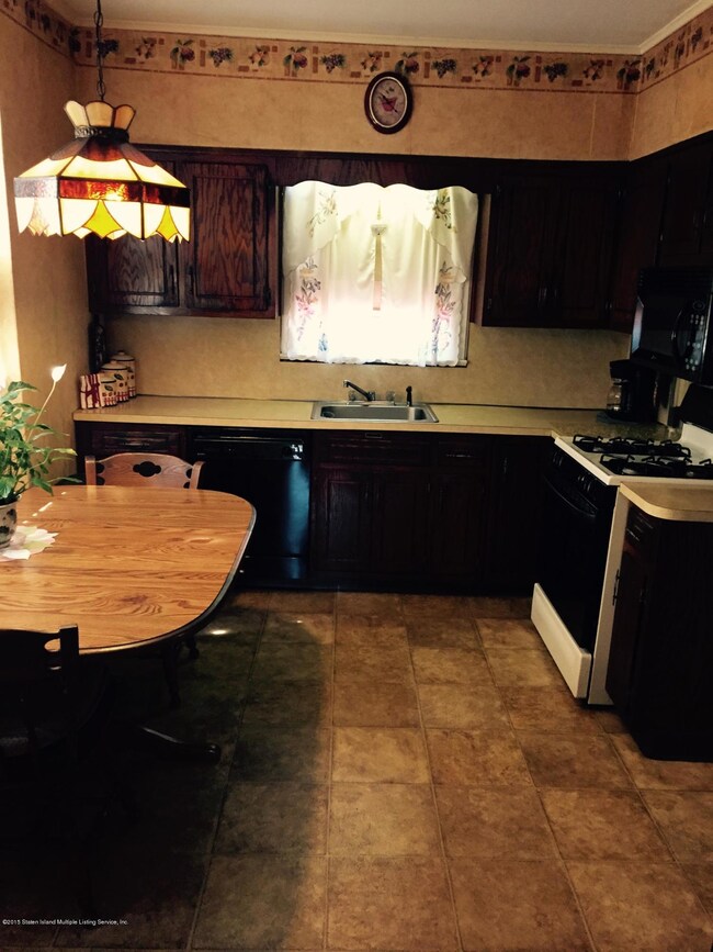66 Bancroft Ave, Staten Island, NY 10306 - photo 7