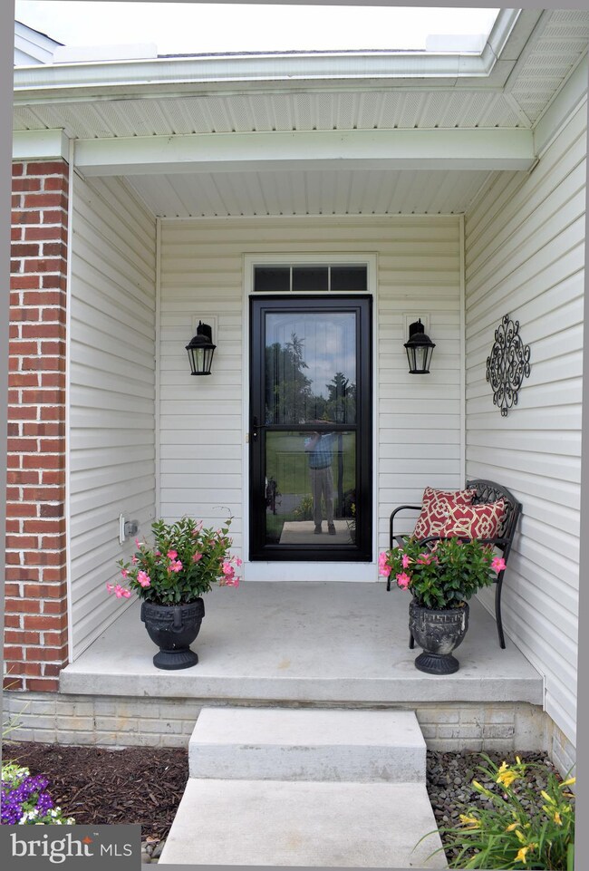 680 Franklin Square Dr, Chambersburg, PA 17201 - photo 4