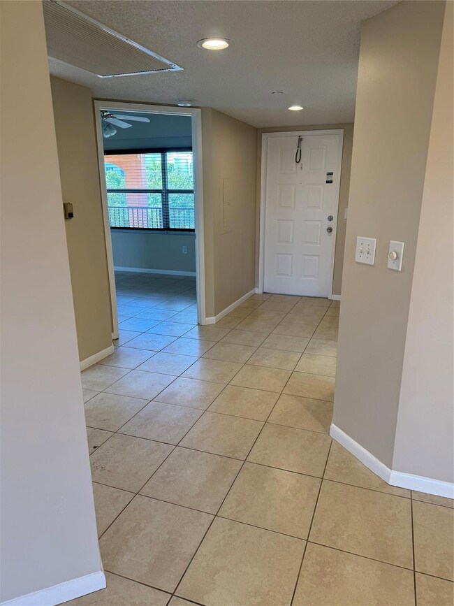 571 SW 142nd Ave unit 413O, Pembroke Pines, FL 33027 - photo 6